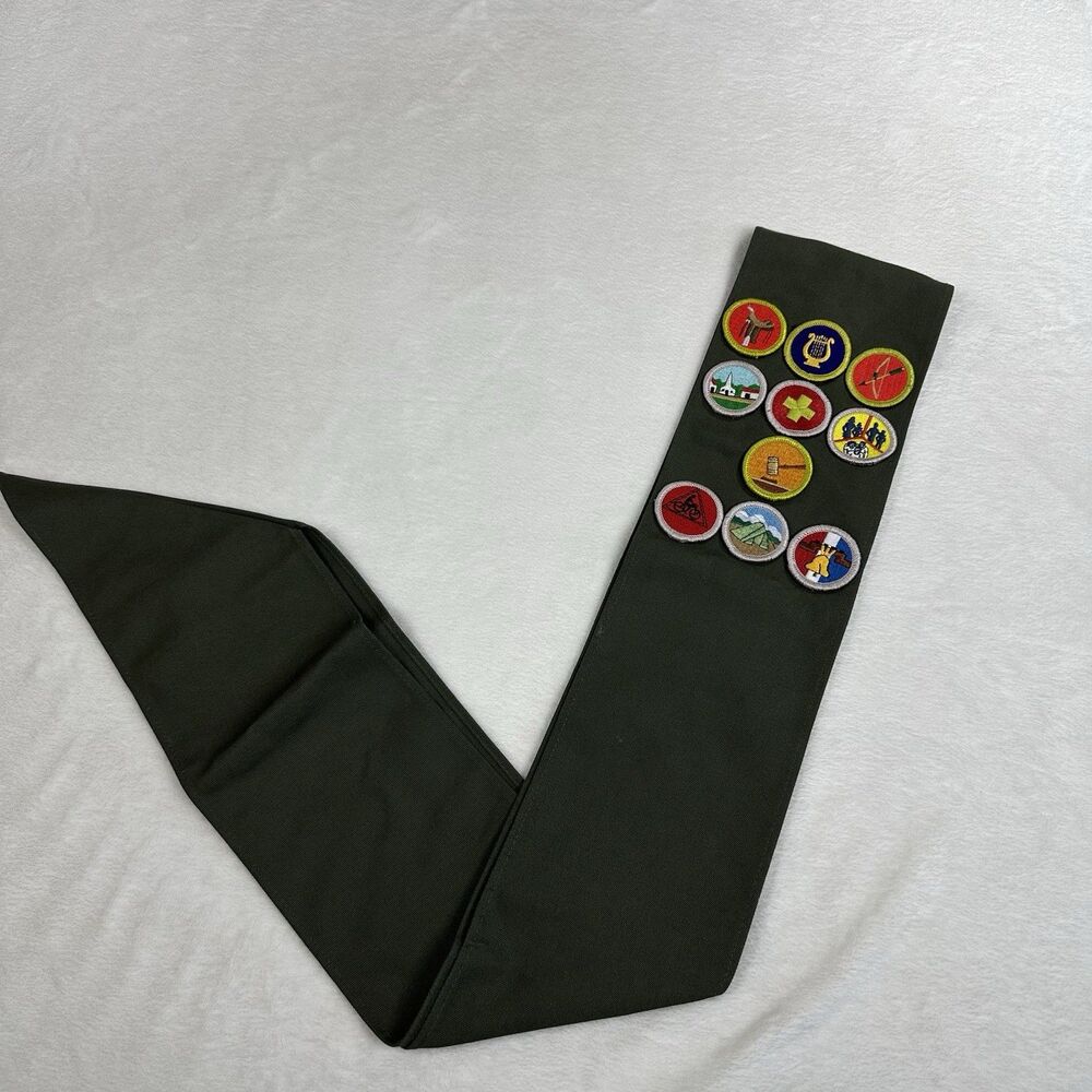 Boy Scout Merit Badge Sash with 10 Badges And Patches BSA Official‎ Uniform 36"